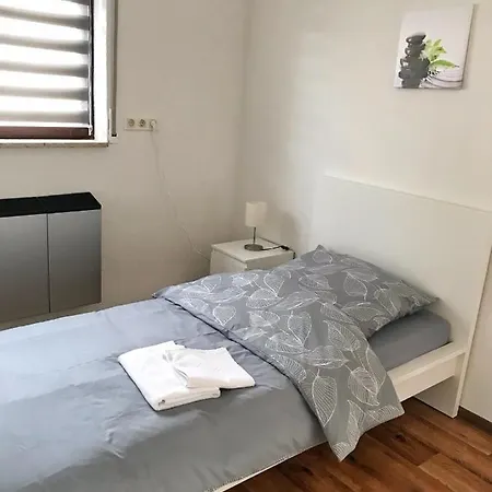 Haja28 *